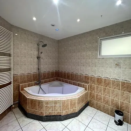 Apartment Petit Bois - 6 Pers - Spacieux Charleville-Mézières